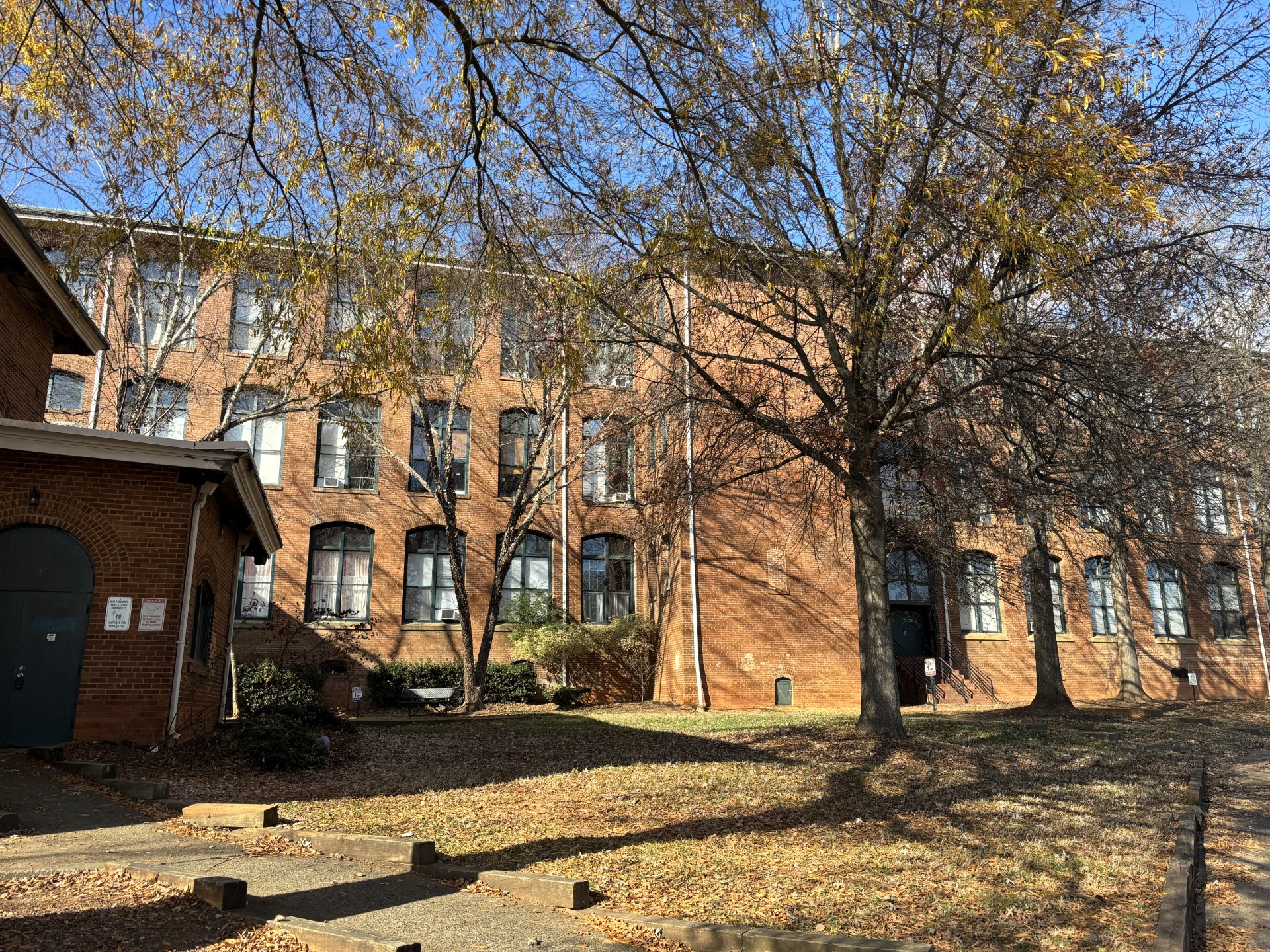 201 S Hoskins Rd. Charlotte, North Carolina 28208 Castle Gate Group