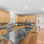 04 Kitchen